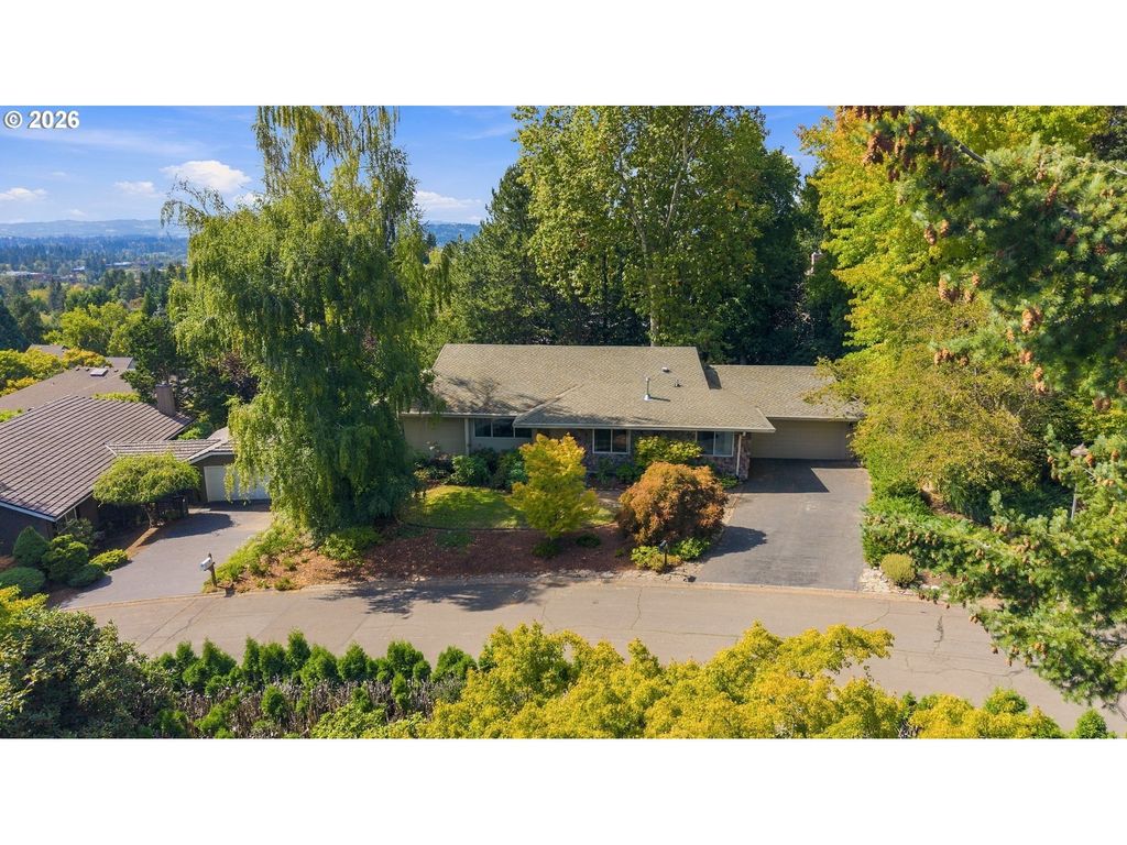29 Touchstone, Lake Oswego