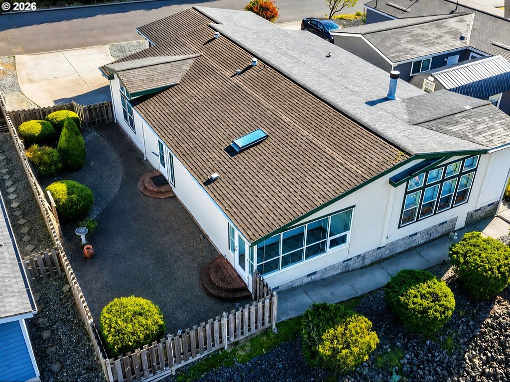 752 Denise Pl, Coos Bay