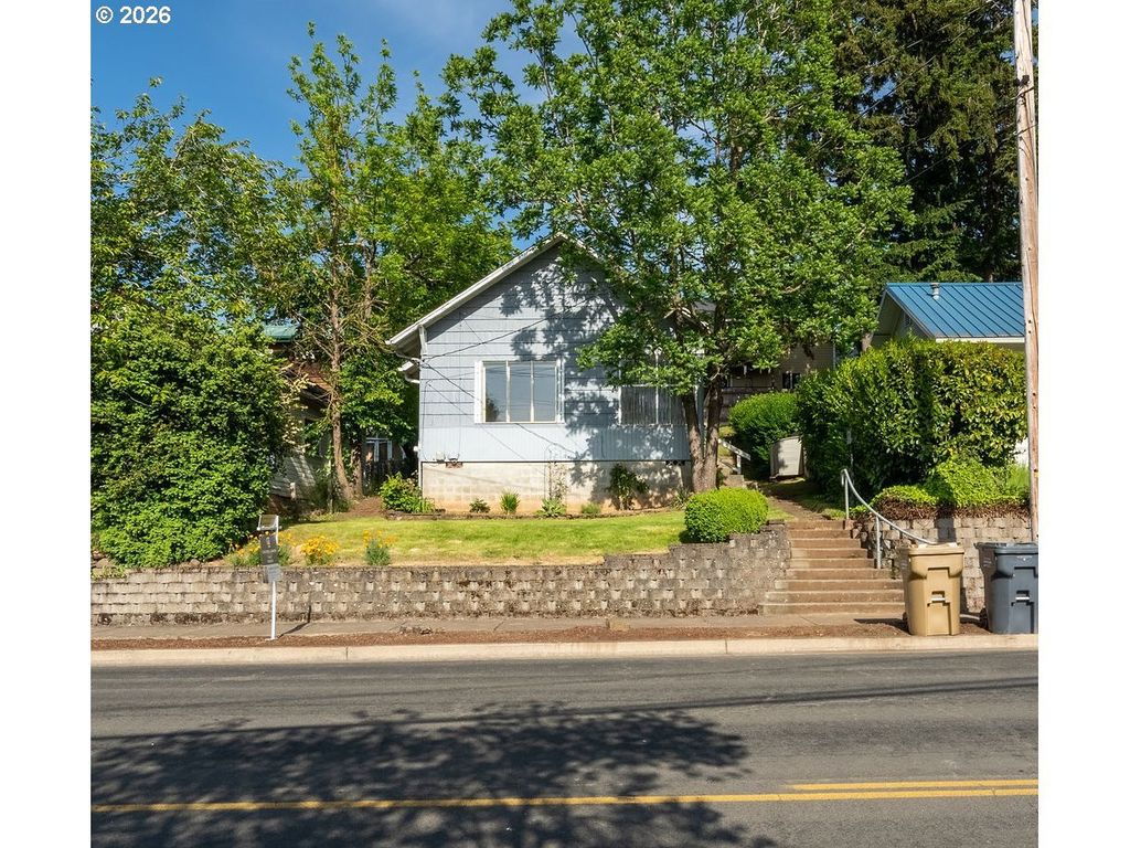 724 N Main St, Brownsville