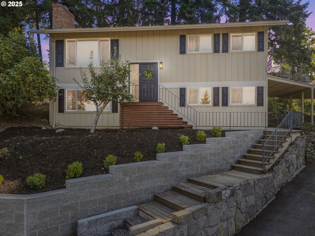1674 Fircrest Dr, Lake Oswego