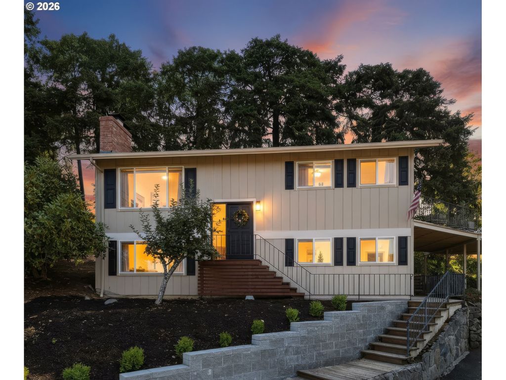1674 Fircrest Dr, Lake Oswego