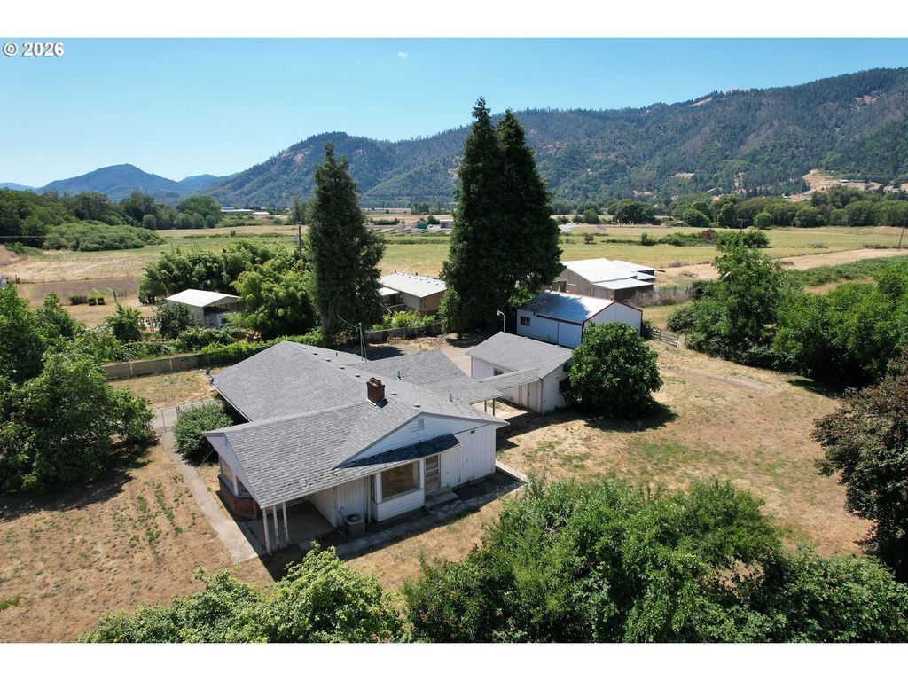 309 N Old Pacific Hwy, Myrtle Creek