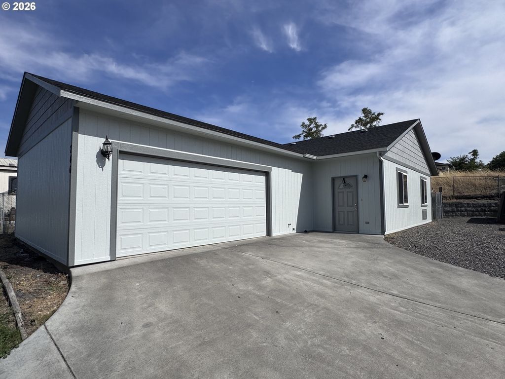 746 E Catherine Ave, Hermiston