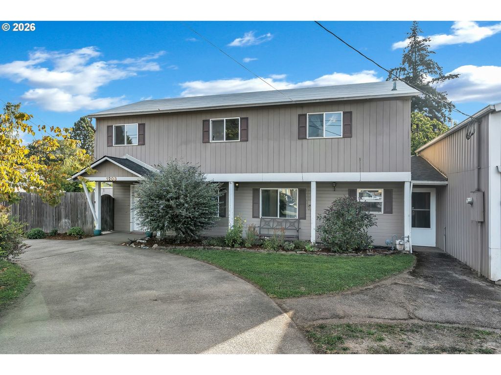 1203 Oak St, Amity