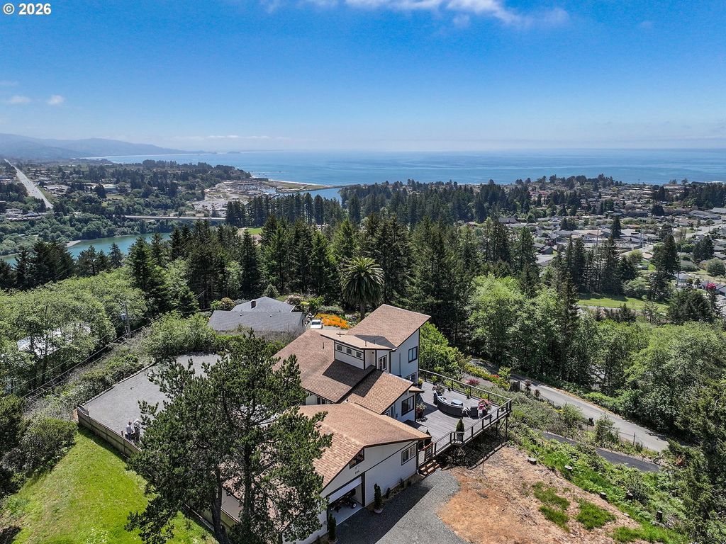 895 Marina Heights, Brookings