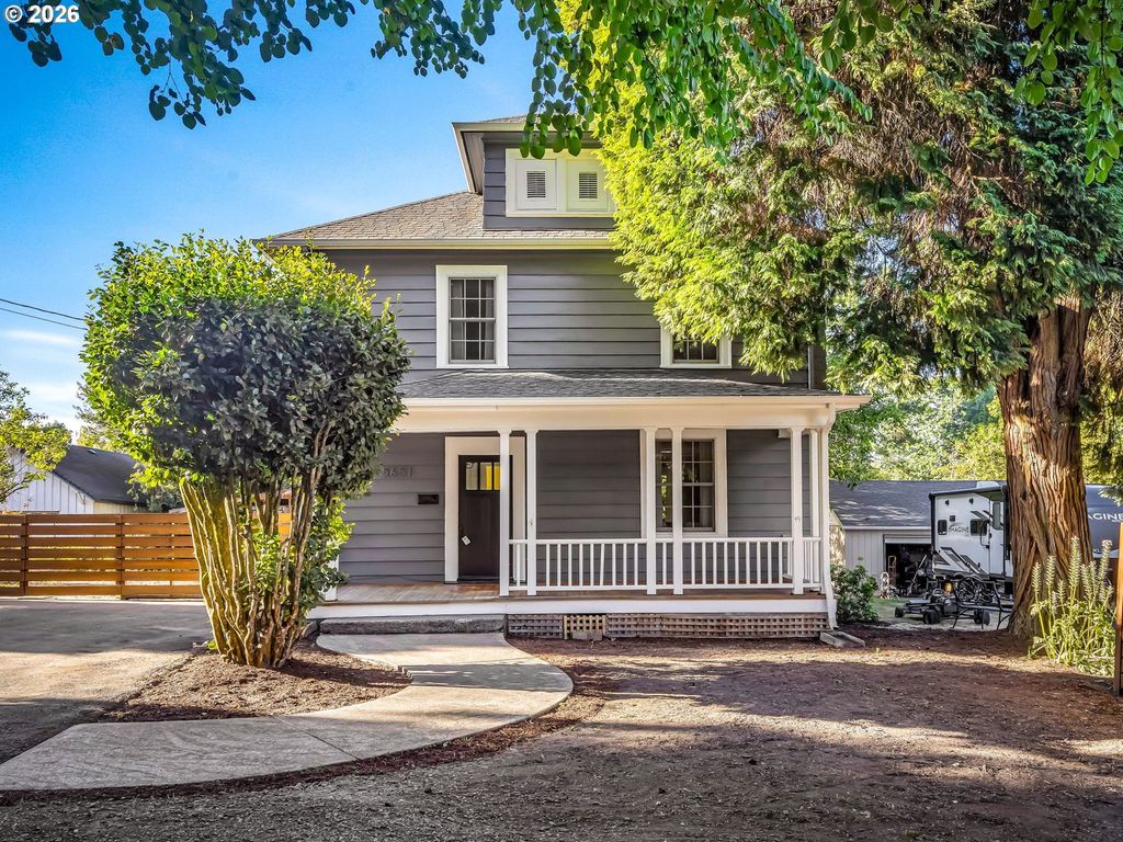 5651 Se King Rd, Milwaukie