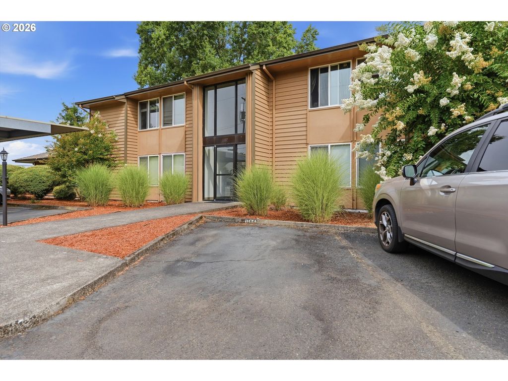1167 Ne Grant St A, Hillsboro