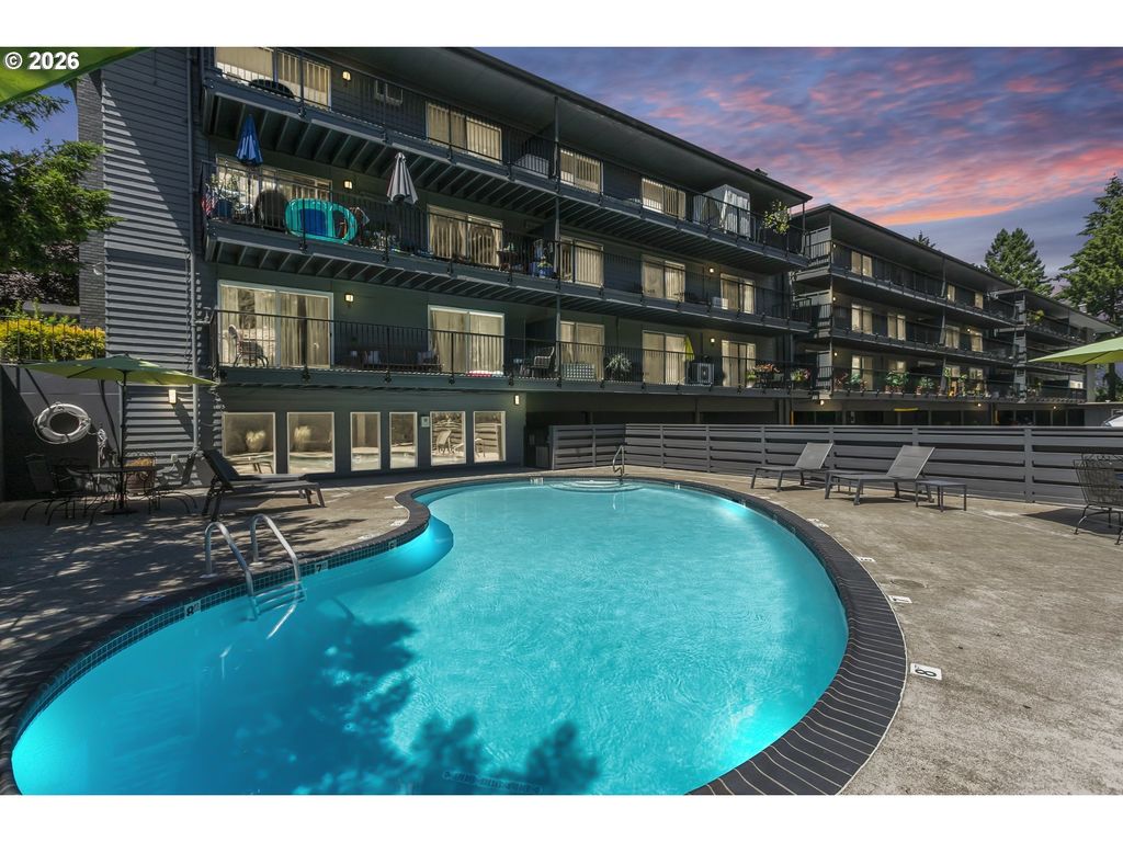 200 Burnham Rd 306, Lake Oswego