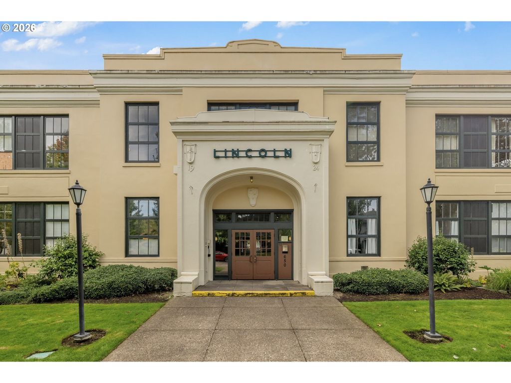 650 W 12th Ave 223, Eugene