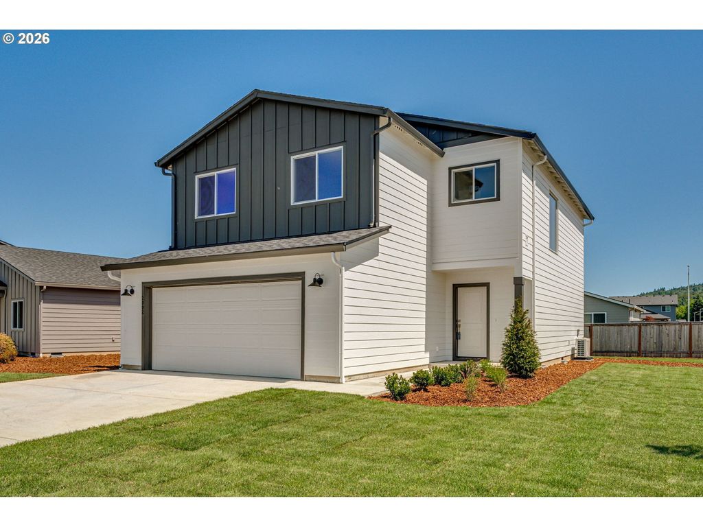 2002 Henderson Way, Longview