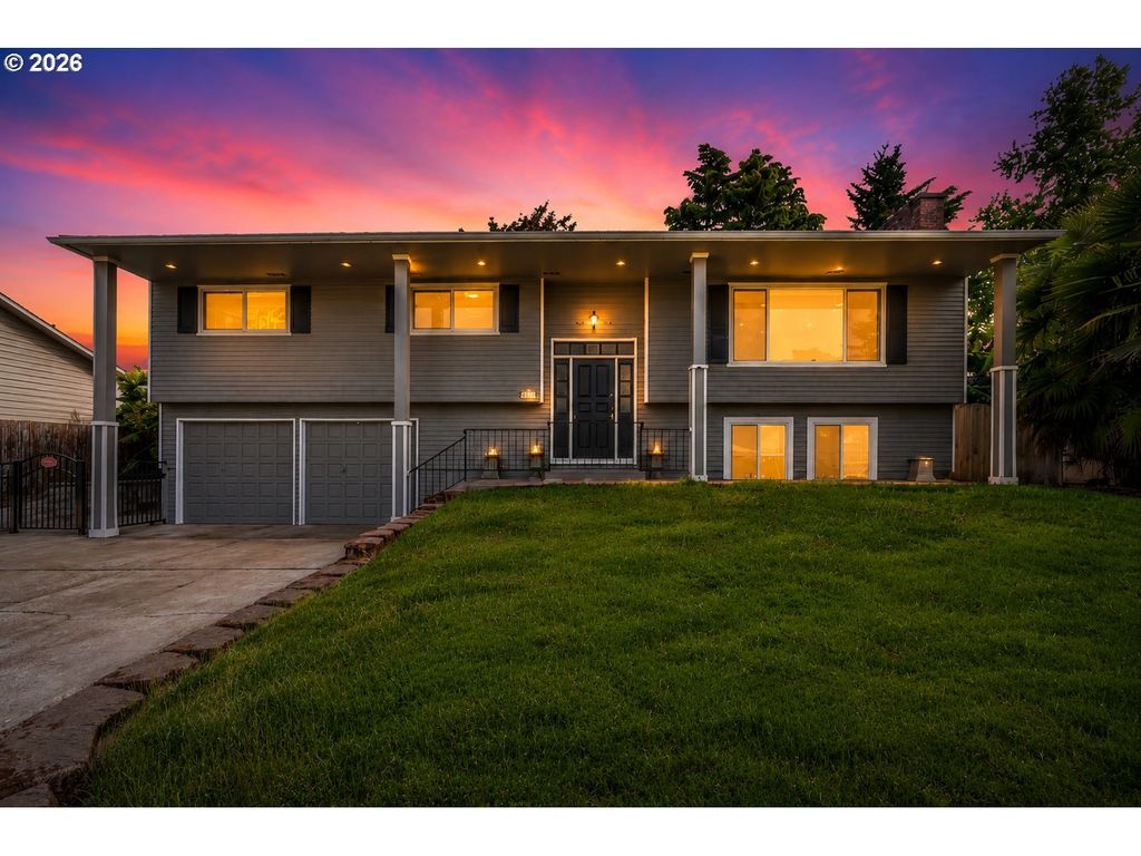 2706 Se Spruce St, Hillsboro