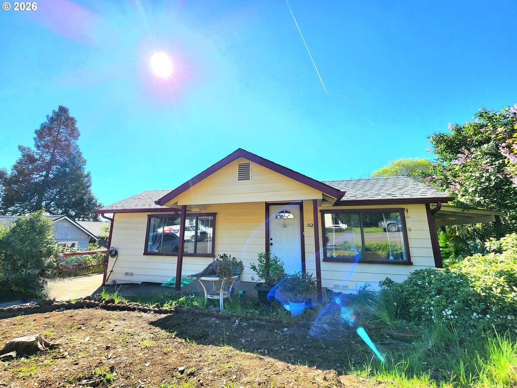 328 E Fifth Ave, Sutherlin