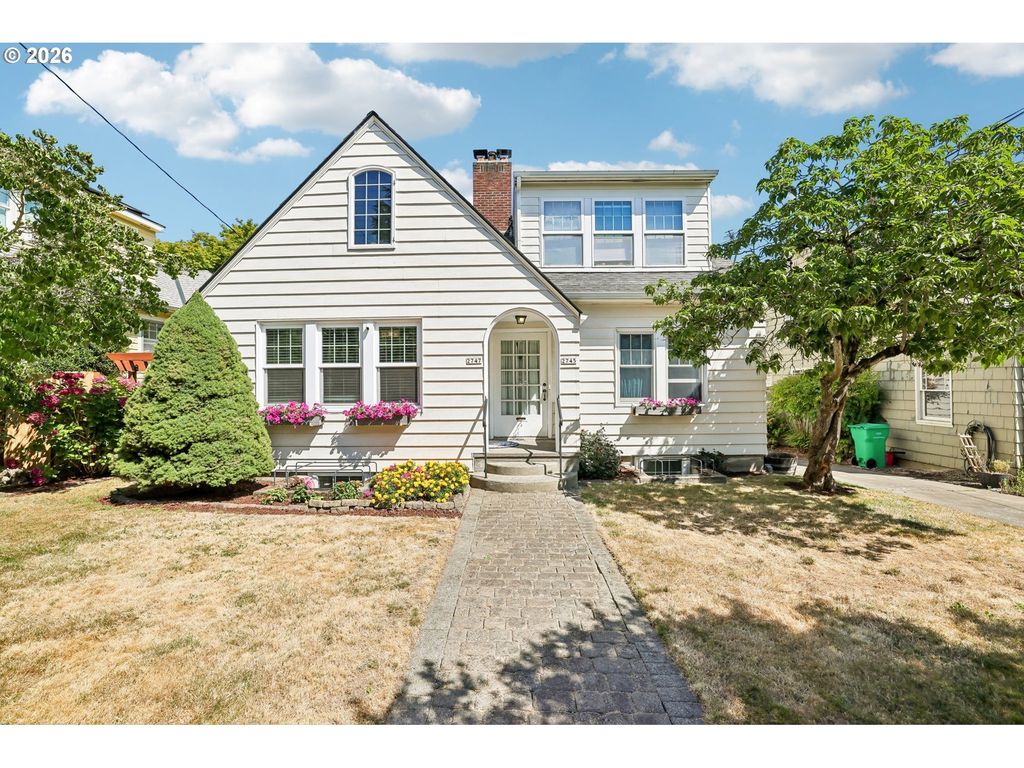 2747 Nw Raleigh St 2, Portland