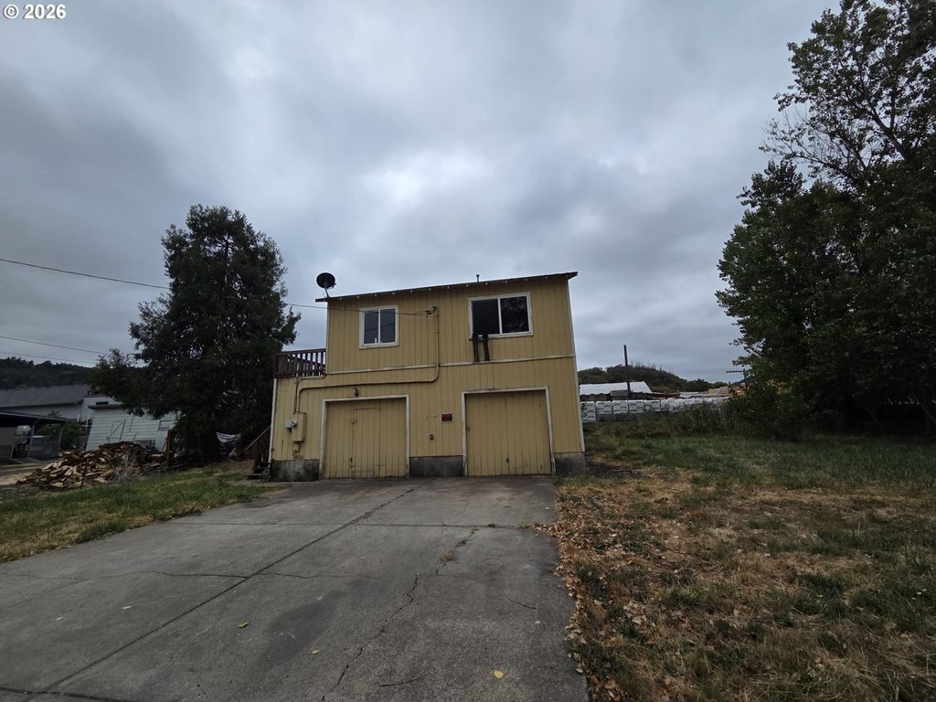 119 Pleasant Ave, Roseburg