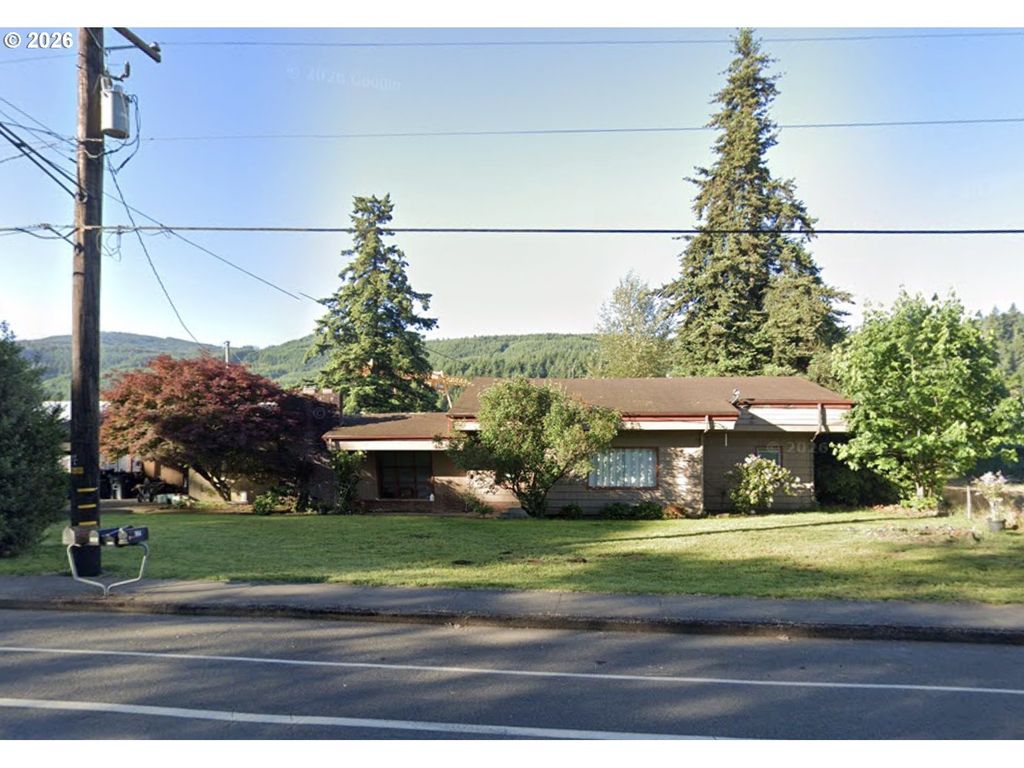 1316 Main St, Lyons