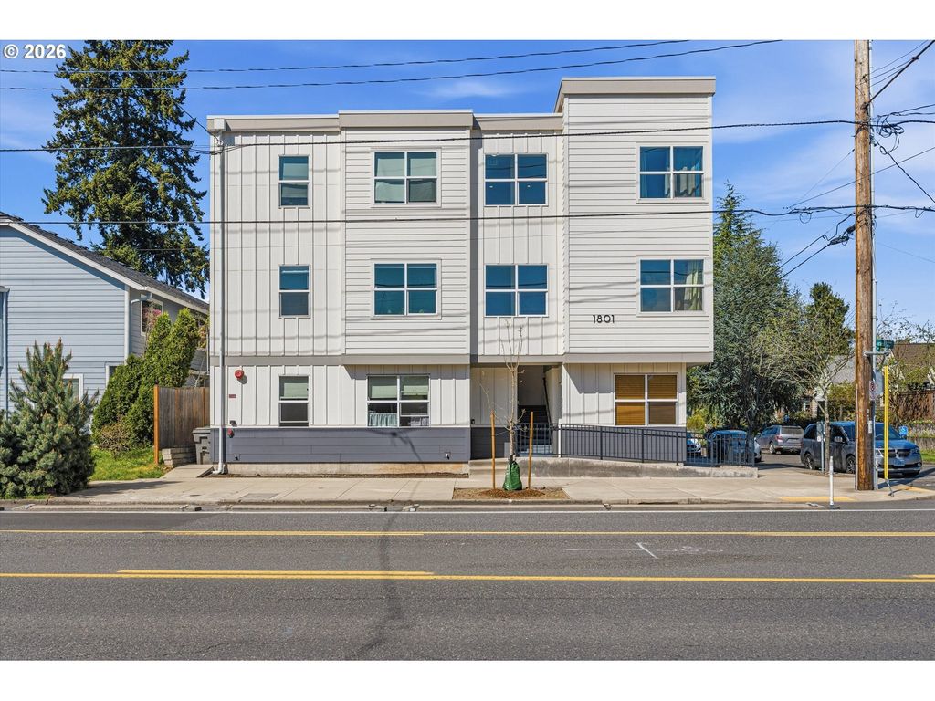 1801 N Rosa Parks Way 201, Portland