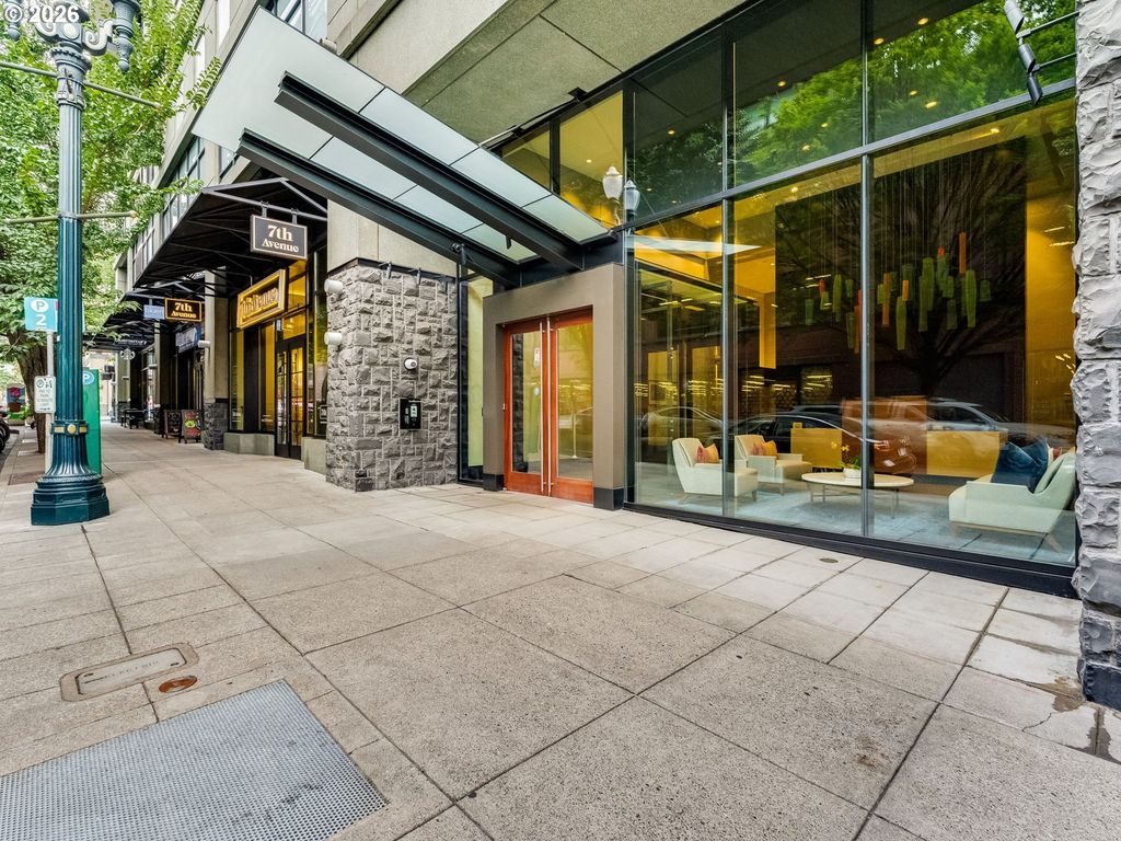 1025 Nw Couch St 1120, Portland