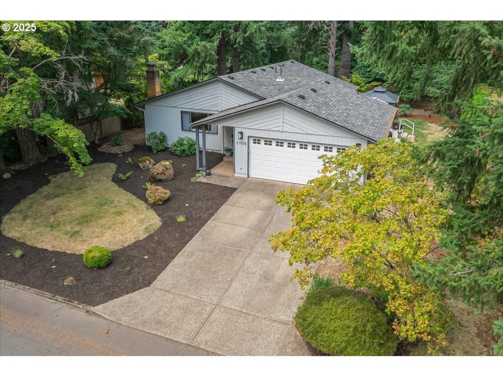 21035 S Mossy Rock Ct, Oregon City