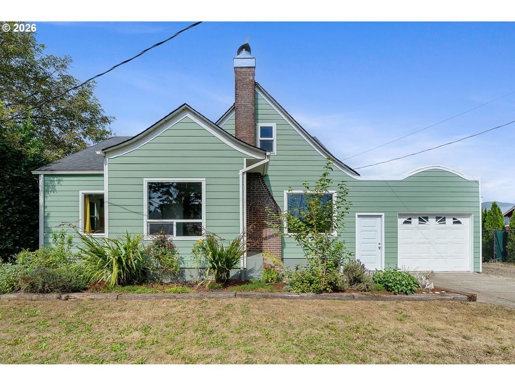 4104 3rd St, Tillamook