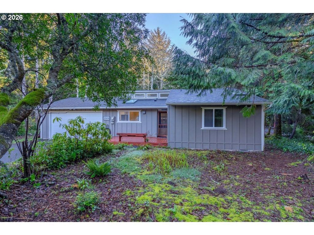 199 Sw The Pines Dr, Depoe Bay