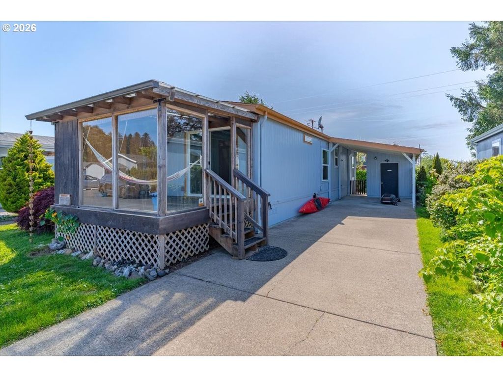 955 Ne Mill C-18 St, Waldport