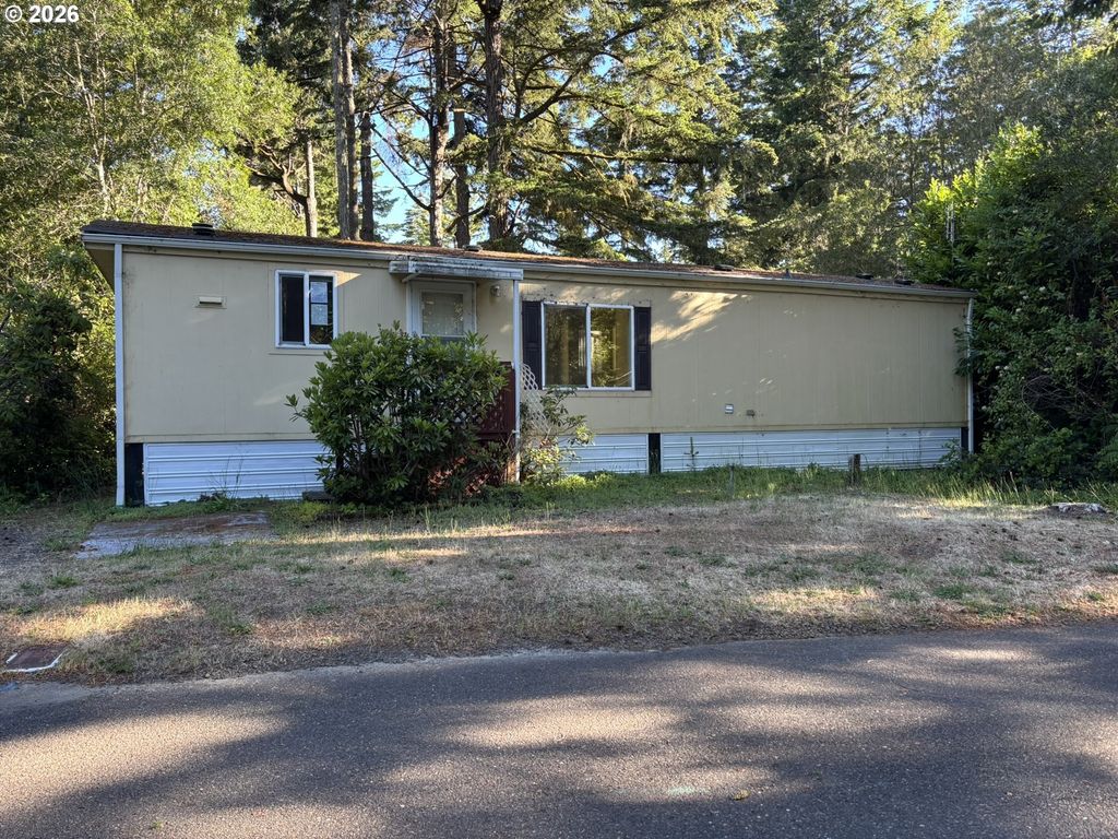 64 Outer Dr, Florence