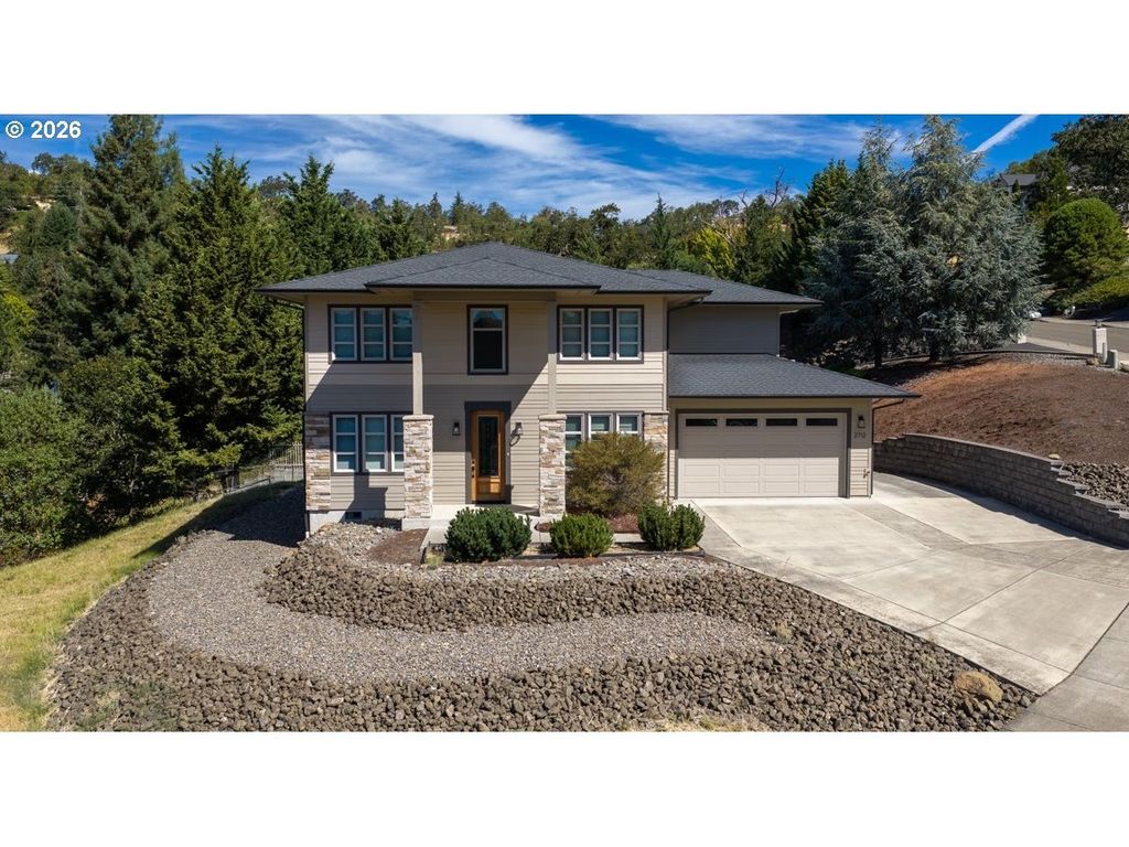 2712 Nw Daysha Dr, Roseburg