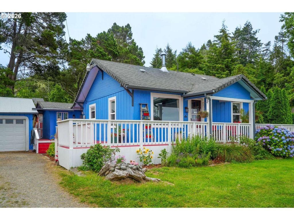 57598 Parkersburg Rd, Bandon