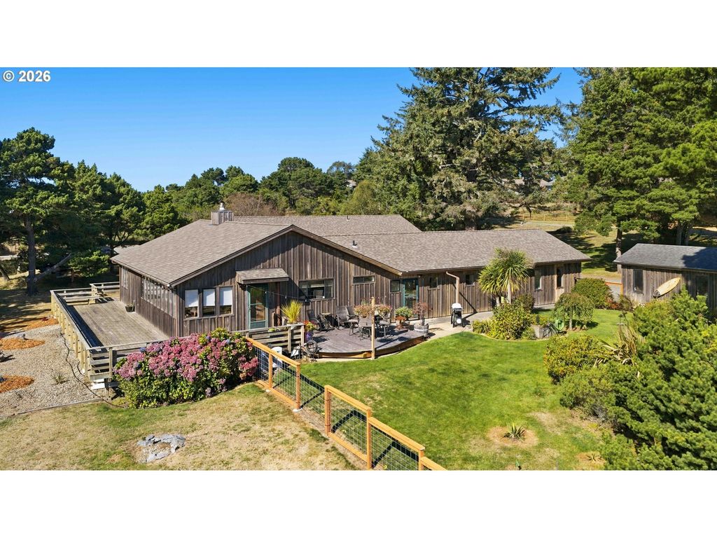 3275 Golf Links Rd, Bandon