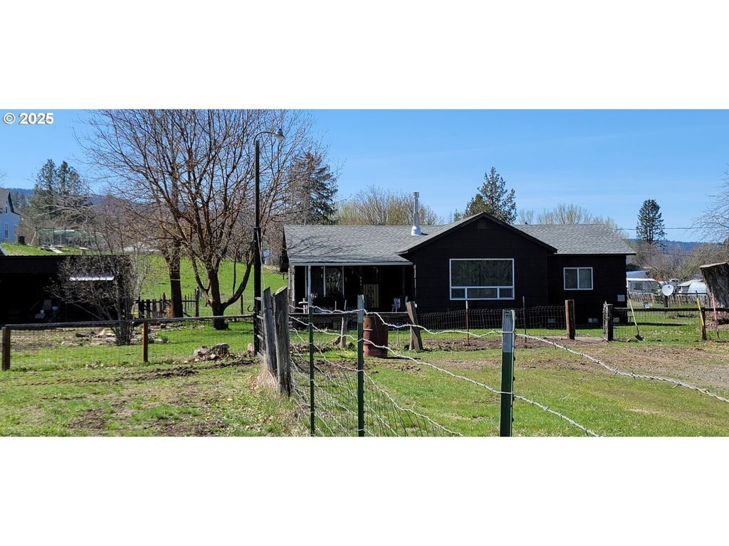 504 E Highway 82, Wallowa