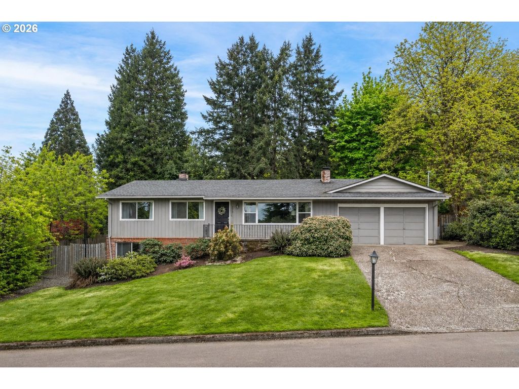 2800 Rainier Pl, West Linn
