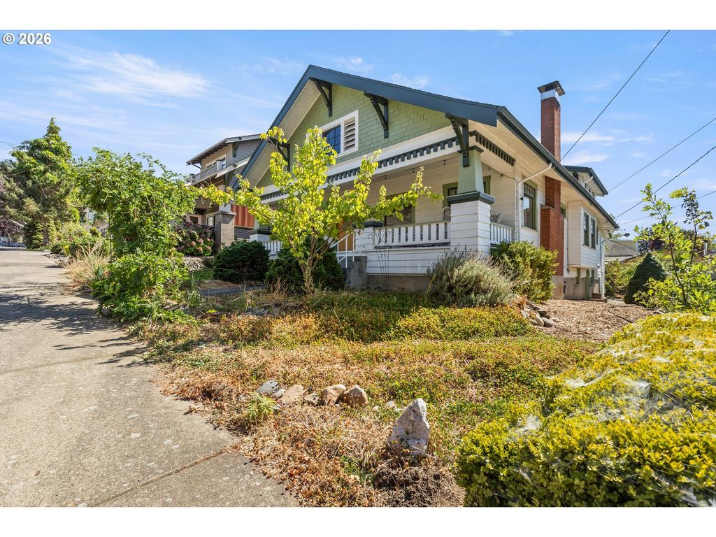 837 Se Blakeley Ave, Roseburg