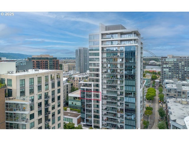 1001 Nw Lovejoy St 810, Portland