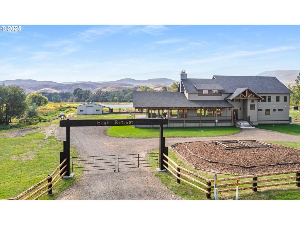 46131 Snake River Rd, Richland