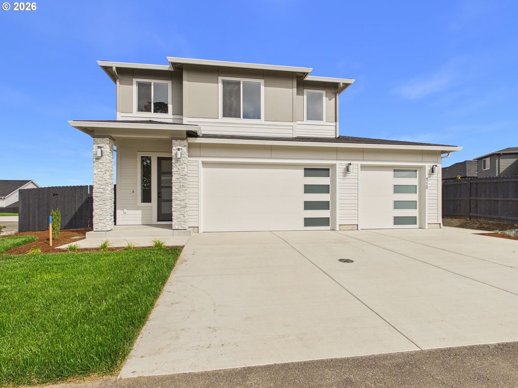 4220 N Luna Ln, Ridgefield