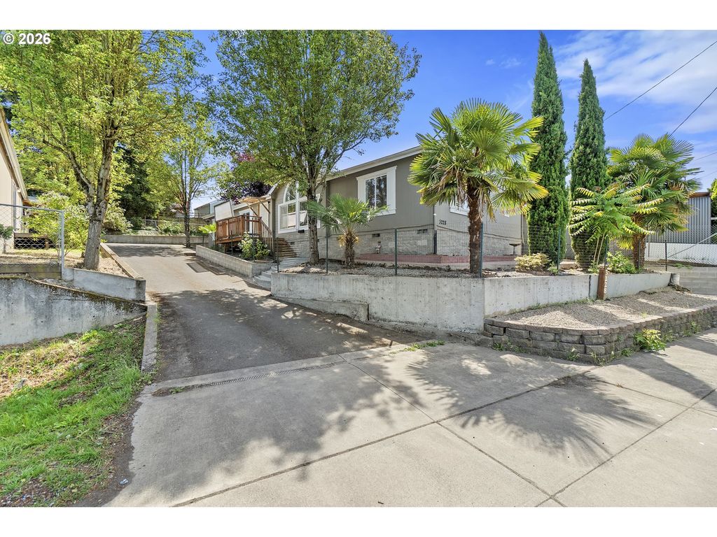 3228 Ne Lombard St, Portland