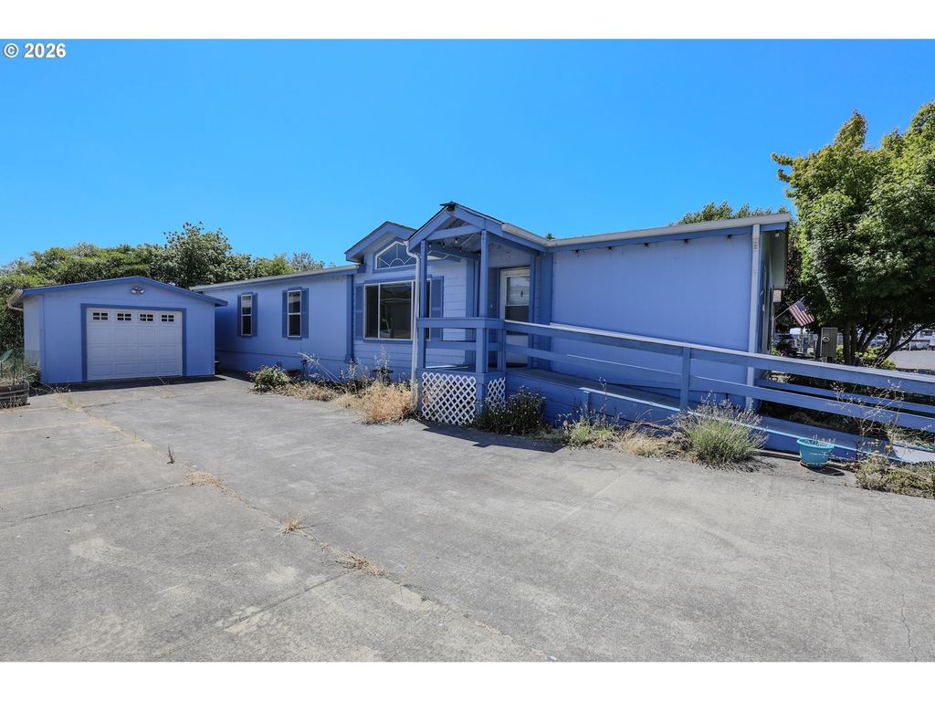 230 Owyhee Ln, Roseburg