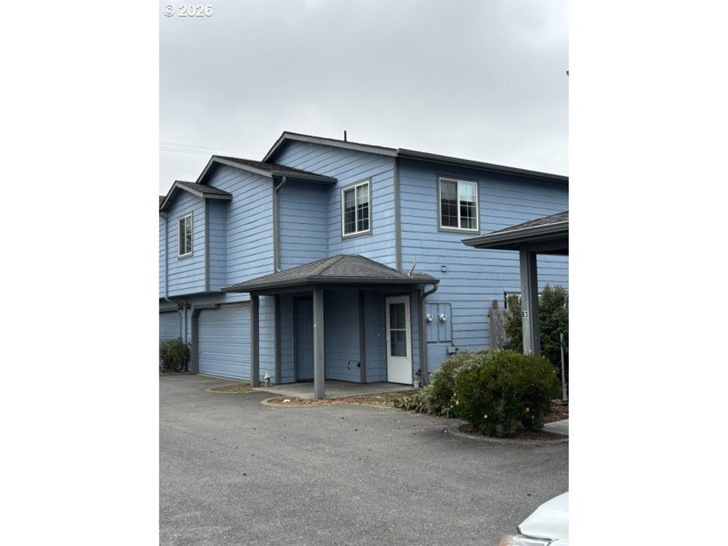 714 Pioneer Rd 2a, Brookings