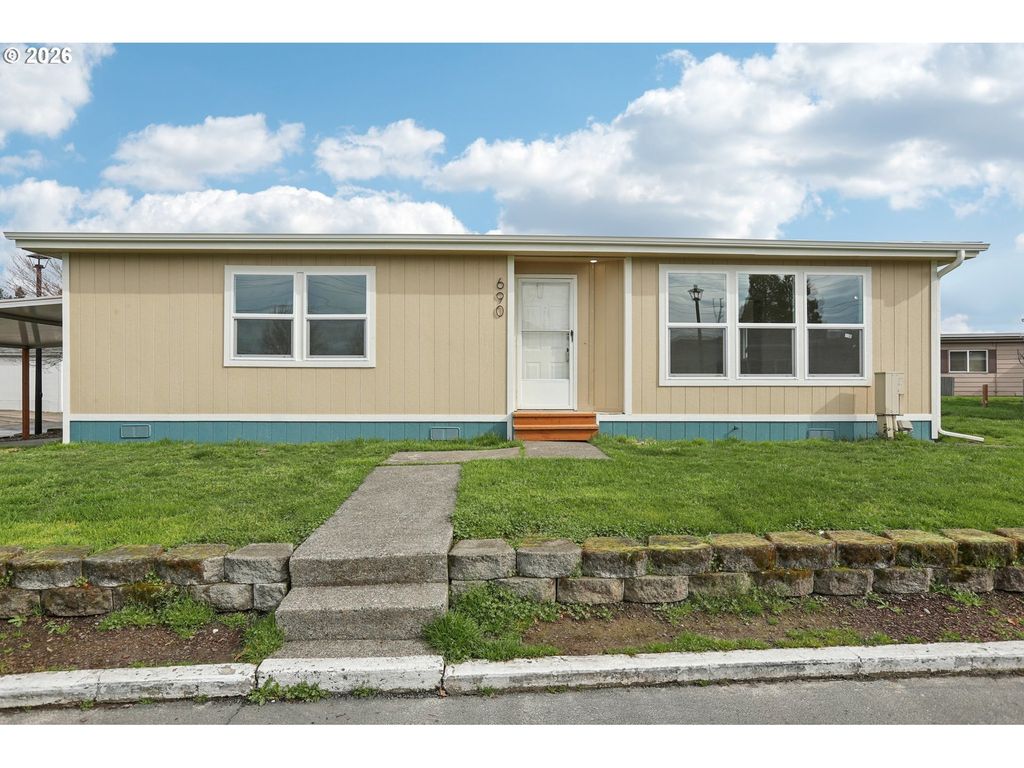 690 Sw Liberty Bell Dr, Beaverton