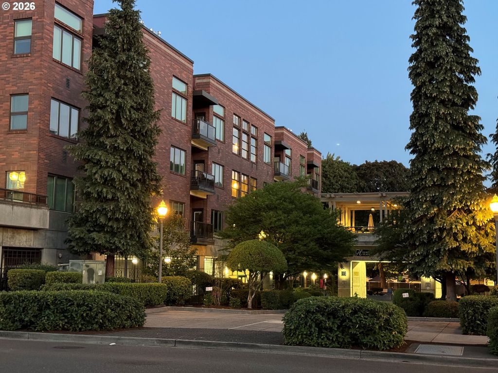 400 W 8th St 224w, Vancouver