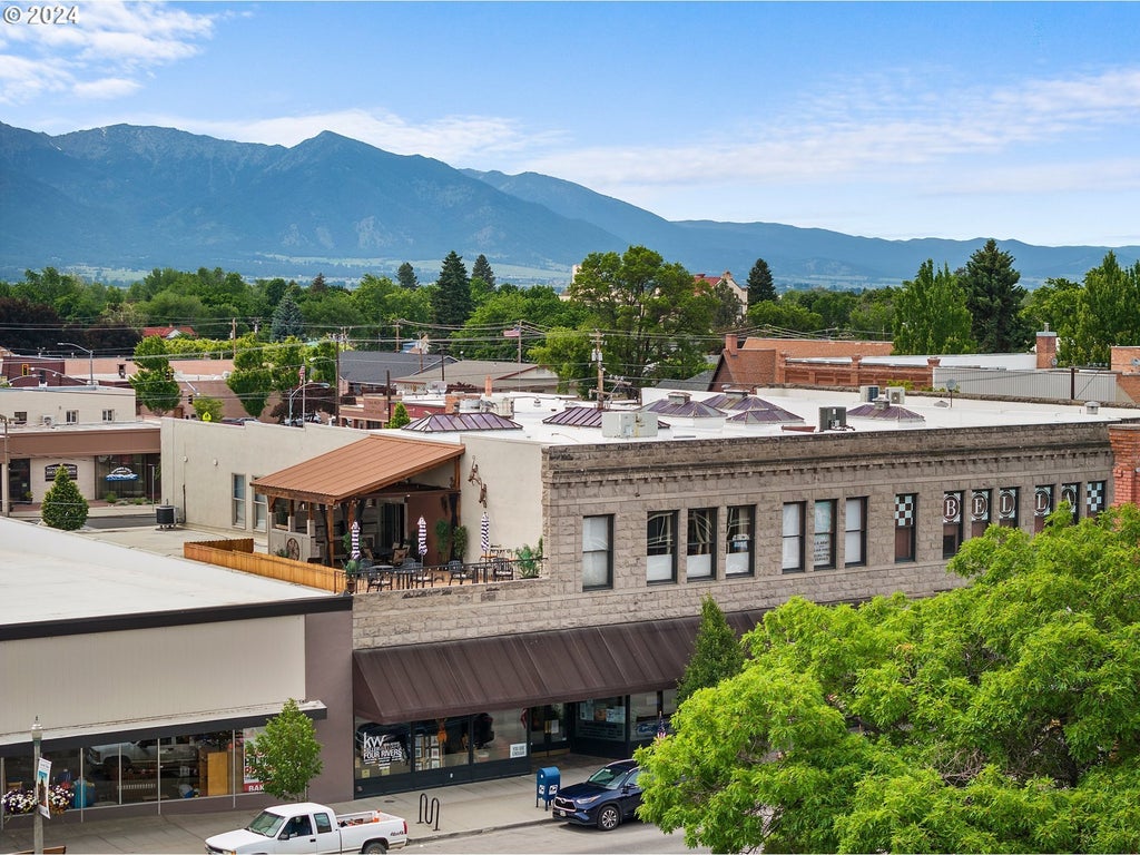 2021 Main St, Baker City