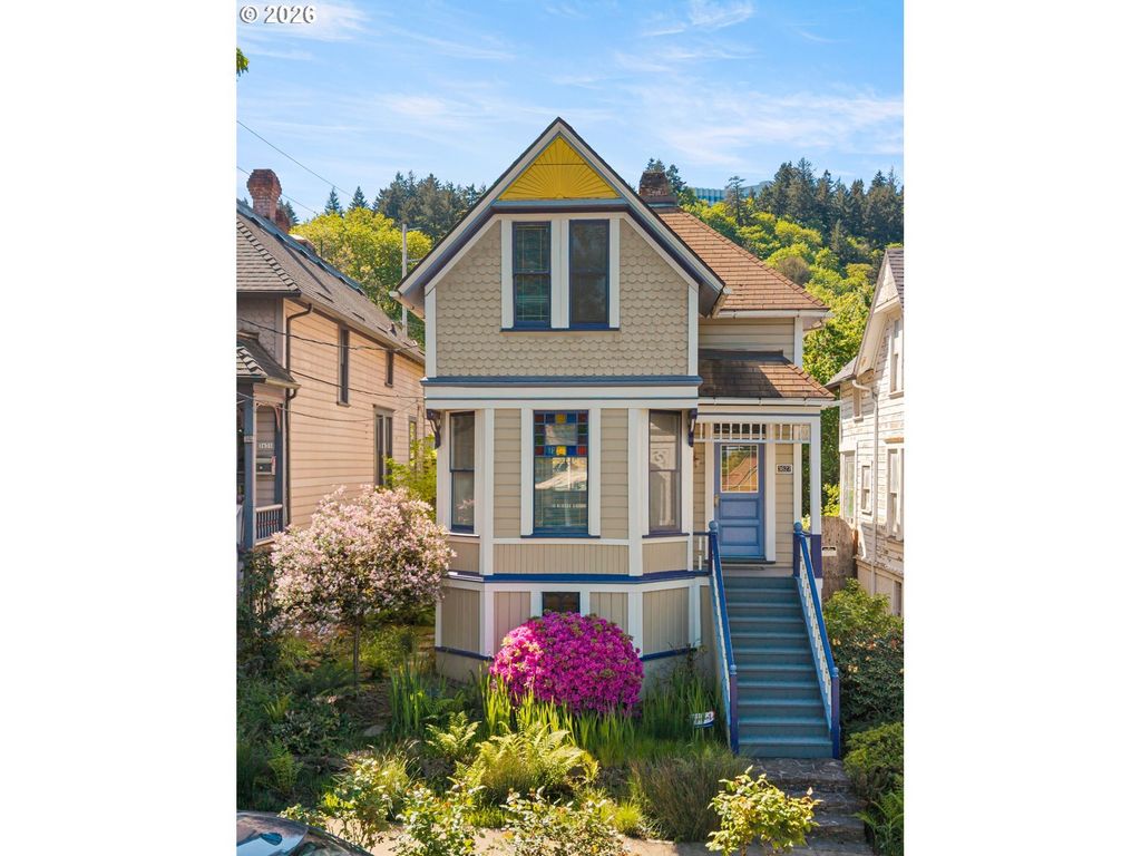 3627 S Corbett Ave, Portland