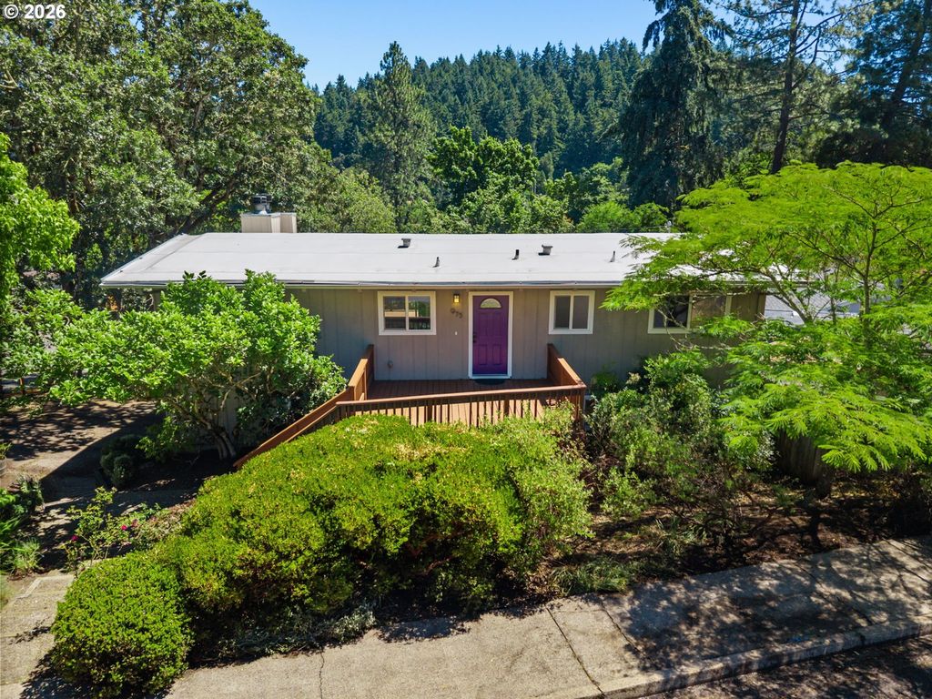 975 E 44th Ave, Eugene