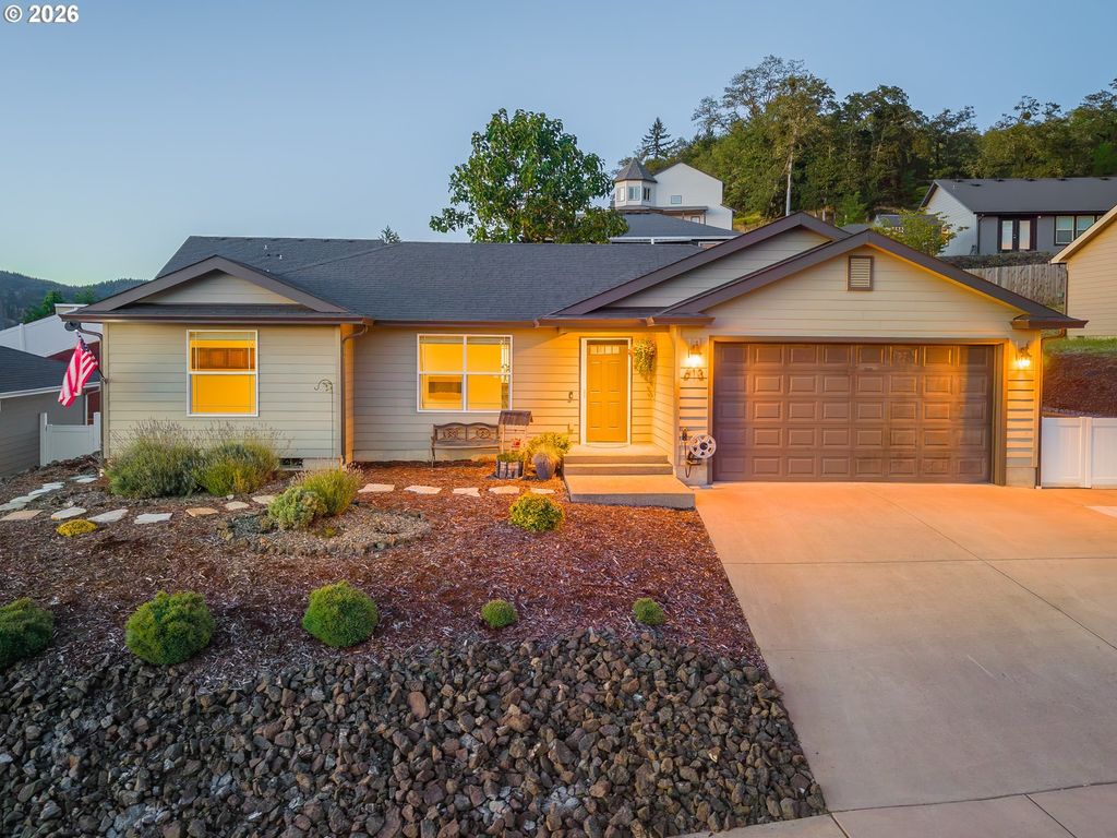 613 Brooks Loop, Sutherlin