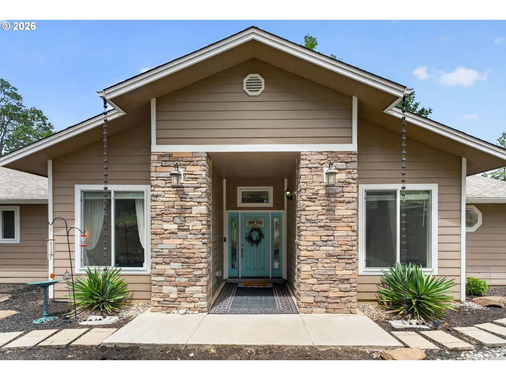 180 Hawkeye Ln, Roseburg