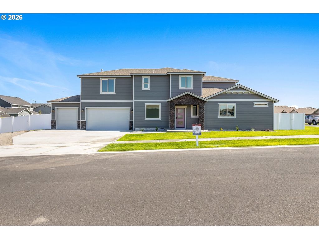 615 Tatone St, Boardman