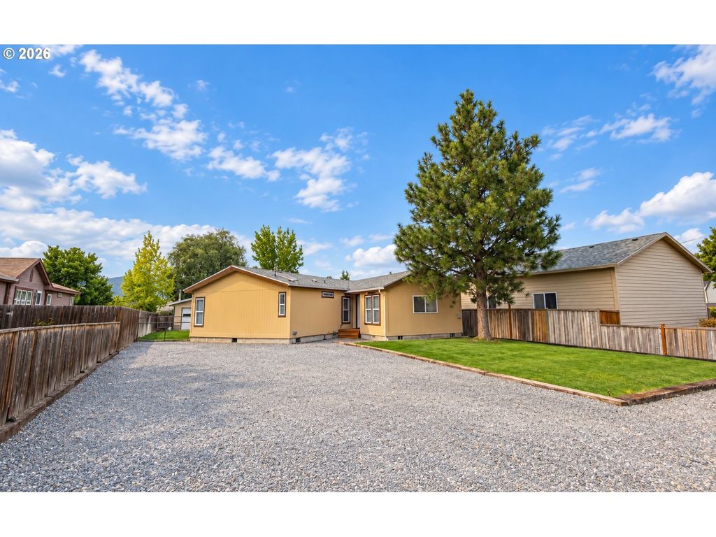 2213 Gekeler Ln, La Grande