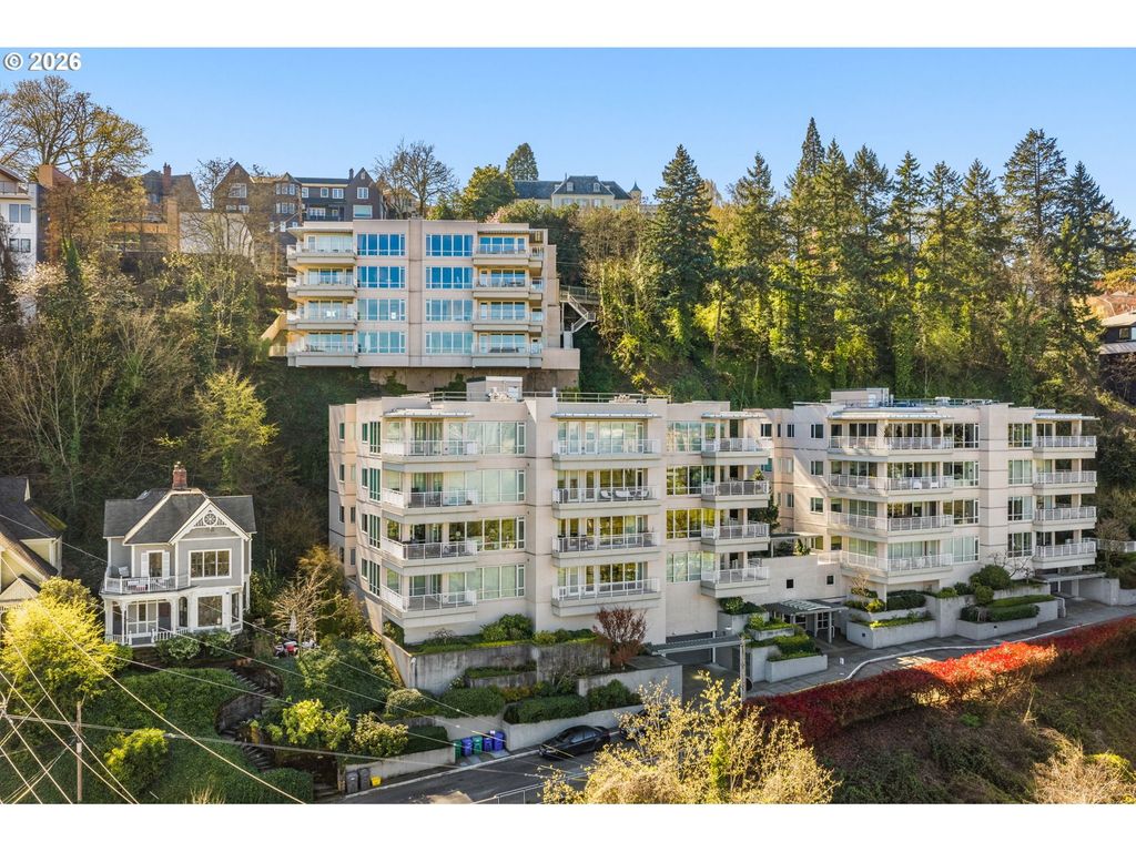 2020 Sw Market Street Dr 303, Portland