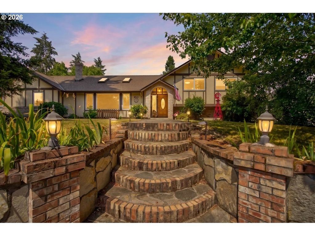 417 Blue Jay Ave, Forest Grove