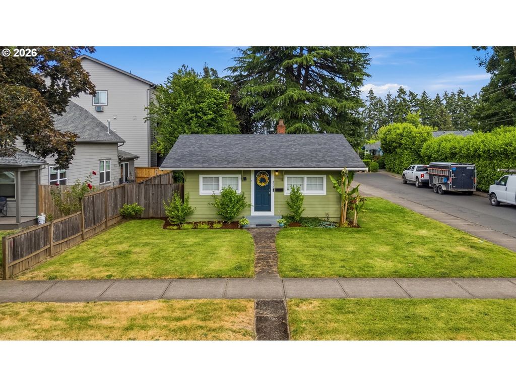 370 24th St, Salem